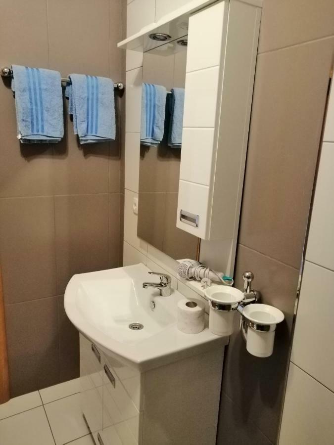 Apartments Ema Ivanica Екстер'єр фото